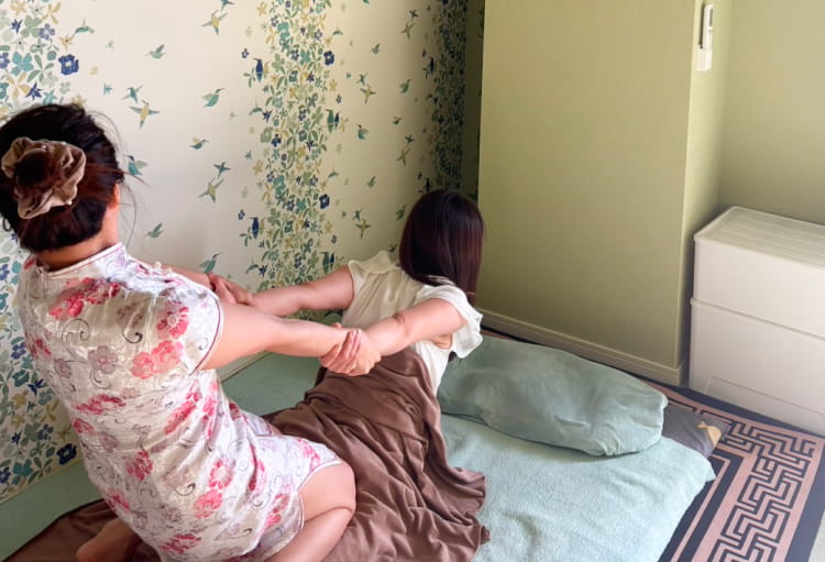 頭から足まで全身もみほぐします。